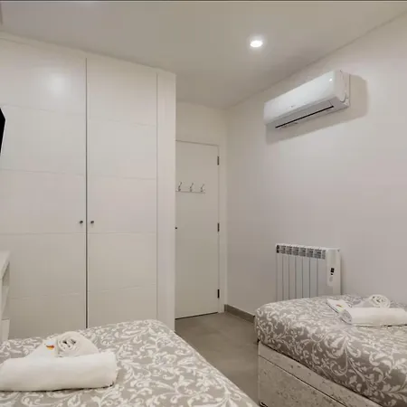 Sunny 3-bedroom Apartment