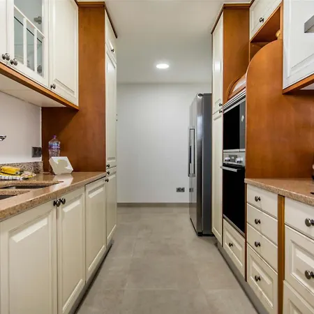 Апартаменты Sunny 3-bedroom