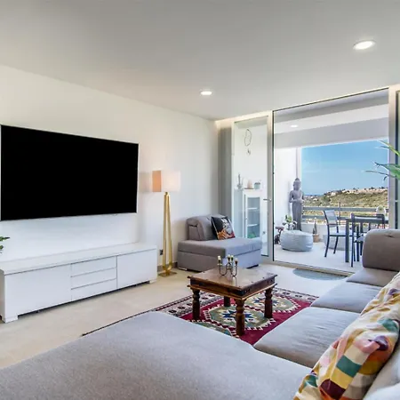 Apartment Sunny 3-bedroom