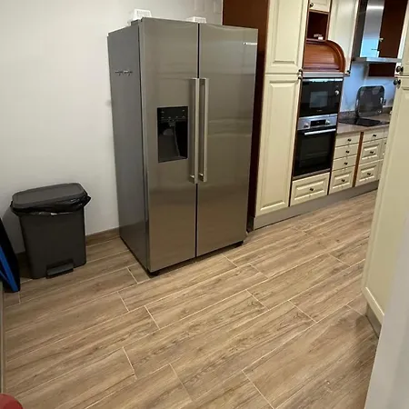 Sunny 3-bedroom Αλμπουφέιρα