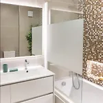 Sunny 3-bedroom アパート
